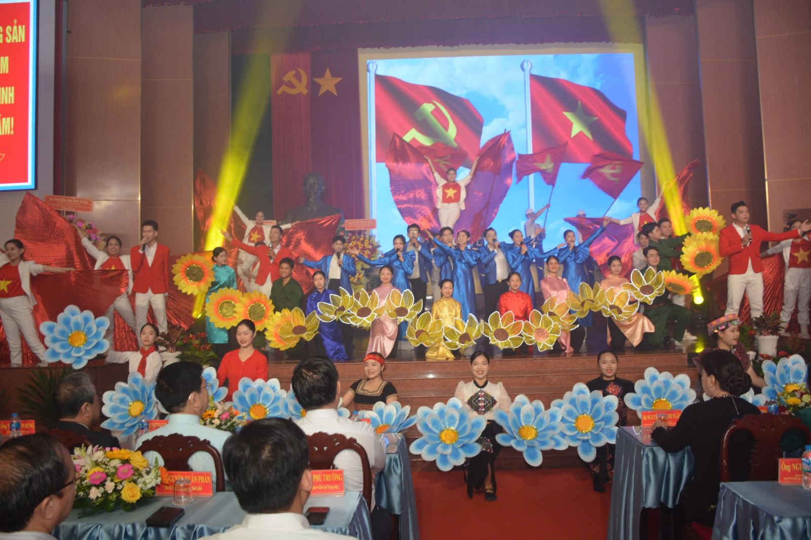 Bến Tre: Kỷ niệm 50 năm Ngày Giải phóng miền Nam, thống nhất đất nước và 50 năm Ngày giải phóng tỉnh
