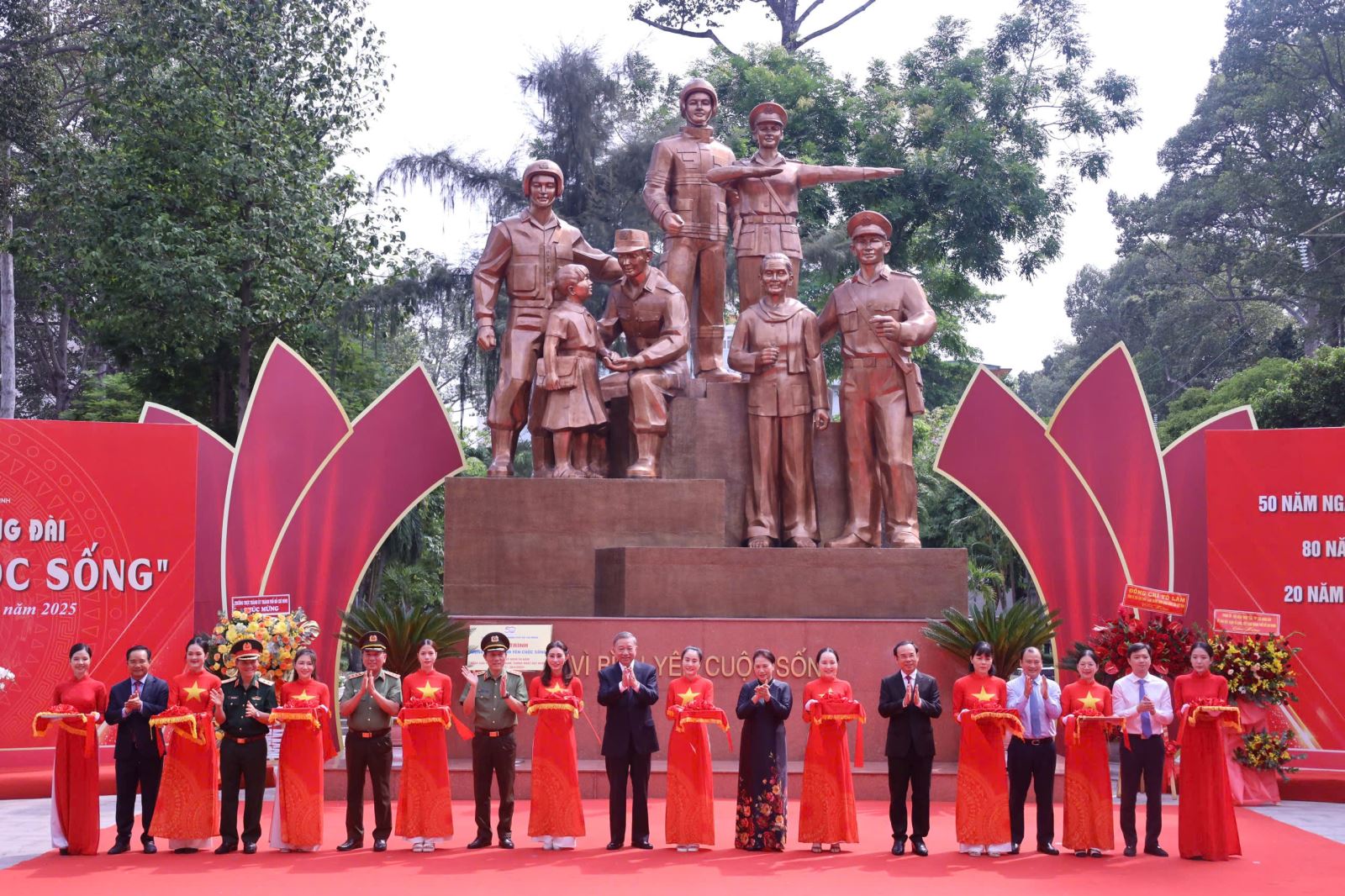 Khánh thành Tượng đài “Vì bình yên cuộc sống” tại TP.Hồ Chí Minh
