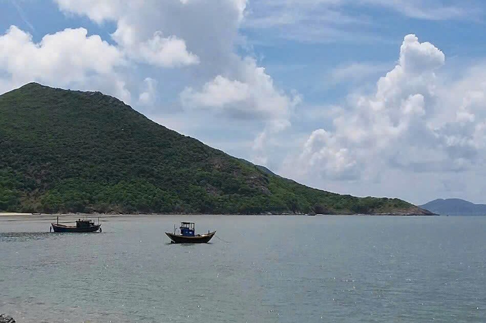Các hoạt động văn hóa, xã hội và sự tác động đối với môi trường tự nhiên ở huyện Côn Đảo hiện nay