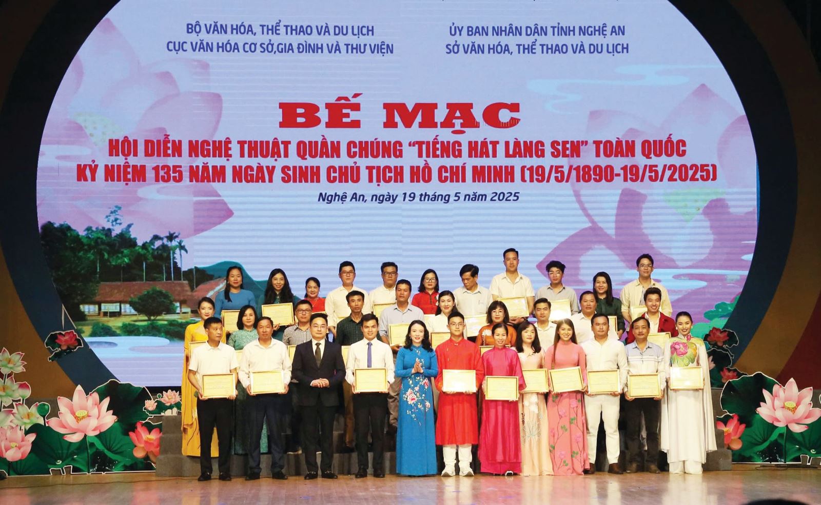 Hội diễn nghệ thuật quần chúng “Tiếng hát Làng Sen” toàn quốc năm 2025: Lan tỏa những giá trị văn hóa Việt Nam