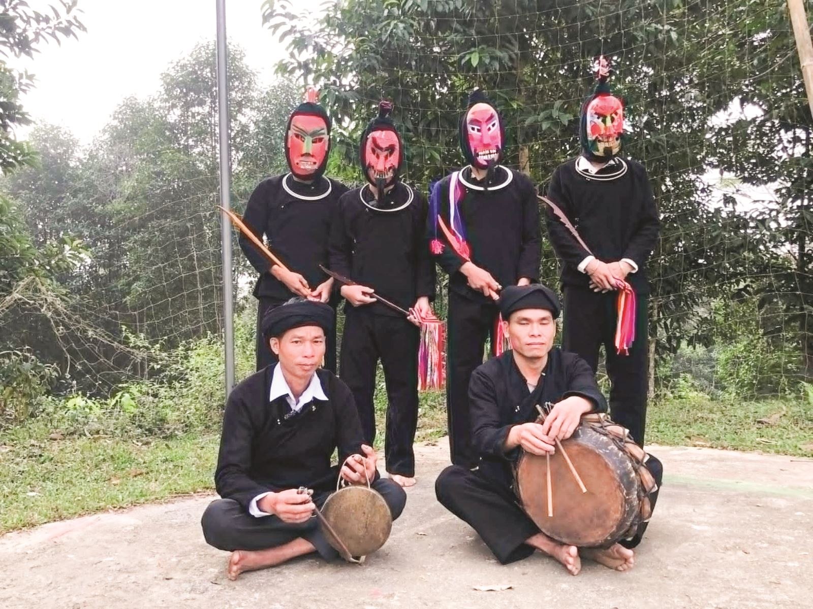 Mặt nạ gỗ -  một lát cắt trong kho tàng di sản văn hóa của dân tộc Sán Chỉ ở Bắc Kạn