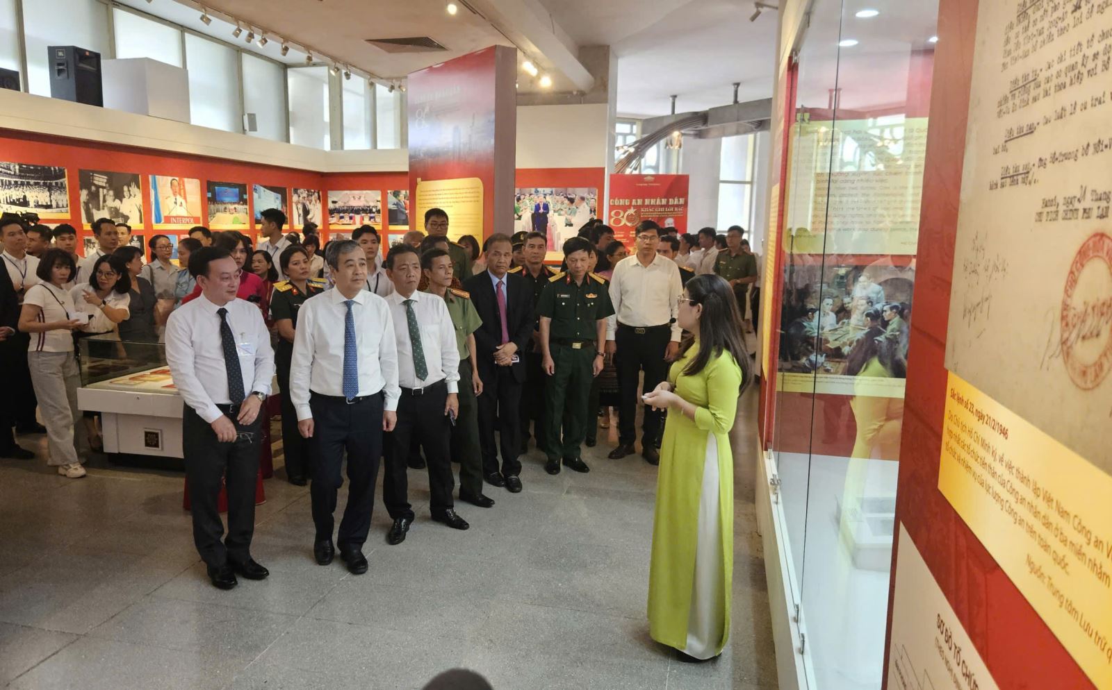 Trưng bày chuyên đề “Công an nhân dân - 80 năm khắc ghi lời Bác”
