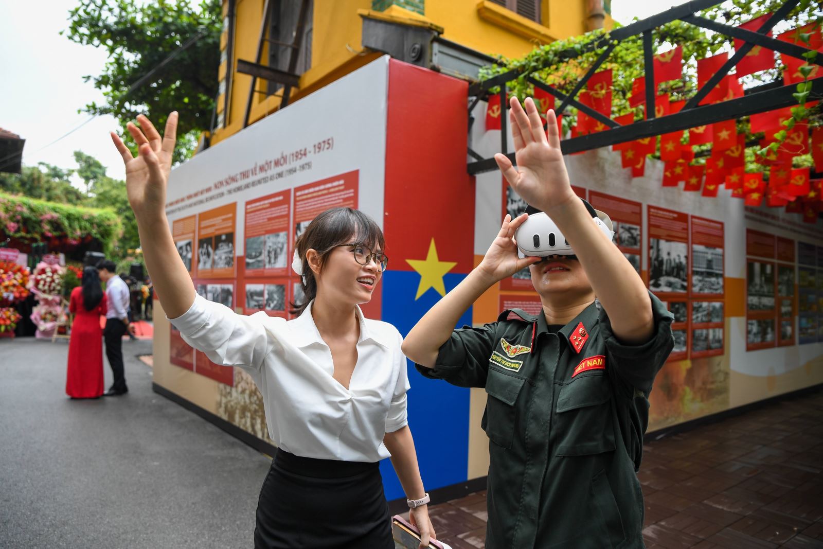 Lịch sử “sống dậy” với công nghệ AR ở Khu Di tích Chủ tịch Hồ Chí Minh tại Phủ Chủ tịch