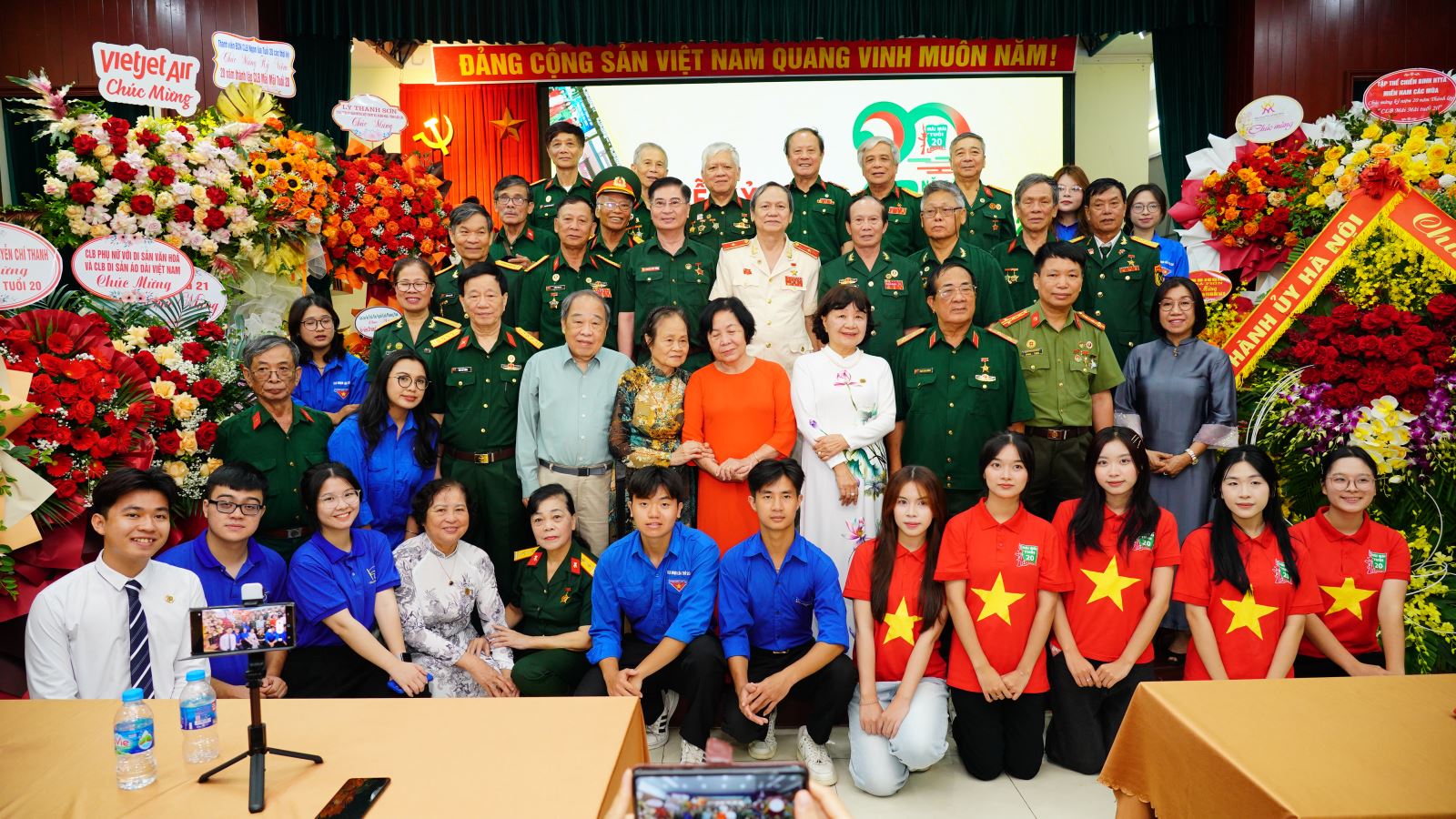 Câu lạc bộ “Mãi mãi tuổi 20”: khơi dậy lòng biết ơn và ước mơ cho thế hệ trẻ