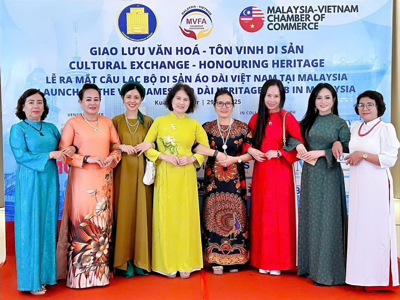 Ra mắt CLB Di sản Áo dài Việt Nam tại Malaysia