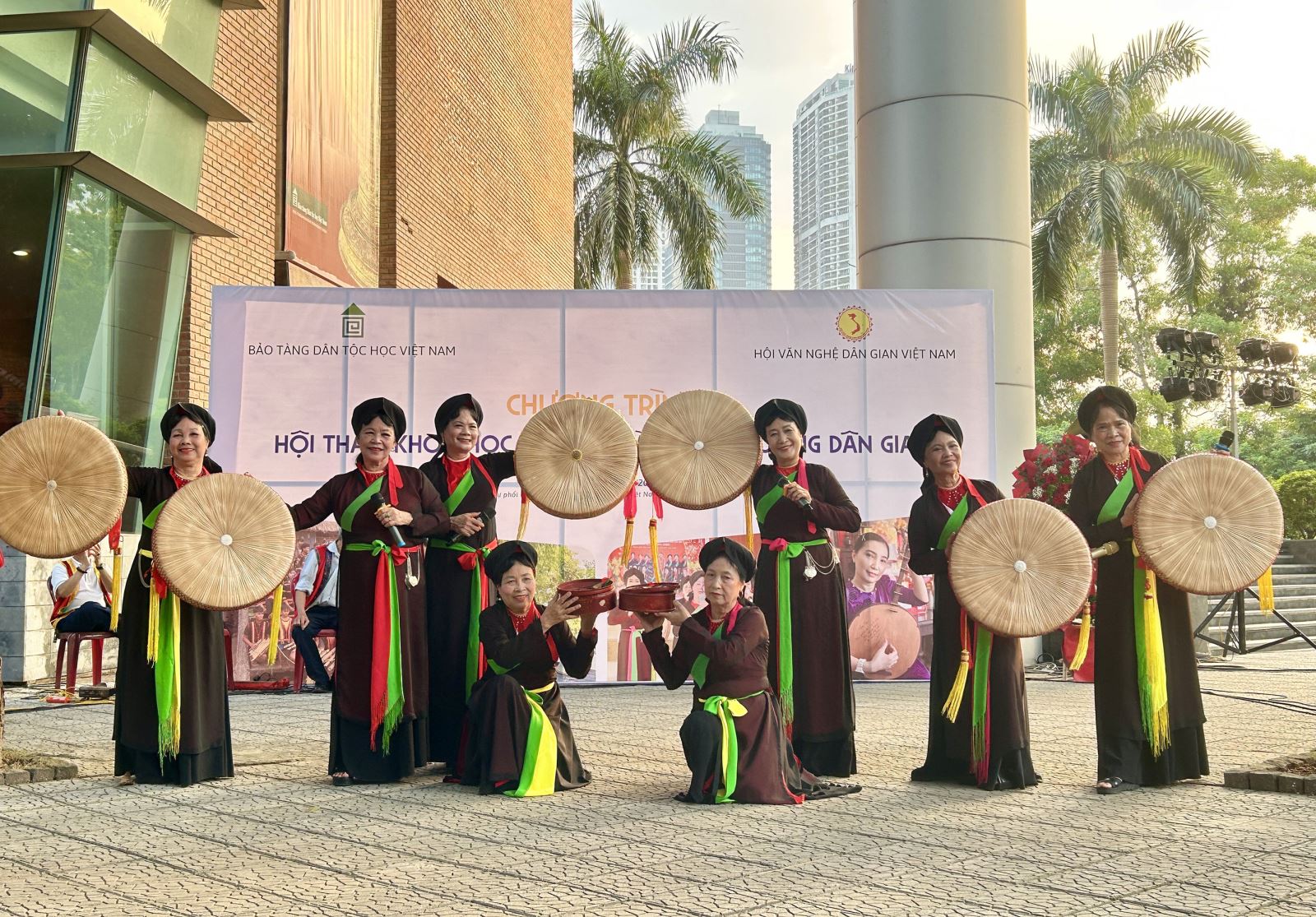 Hội thảo và thực hành diễn xướng dân gian - tôn vinh di sản UNESCO