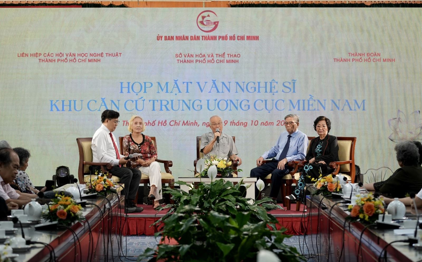 TP.HCM họp mặt văn nghệ sĩ Khu căn cứ Trung ương Cục miền Nam