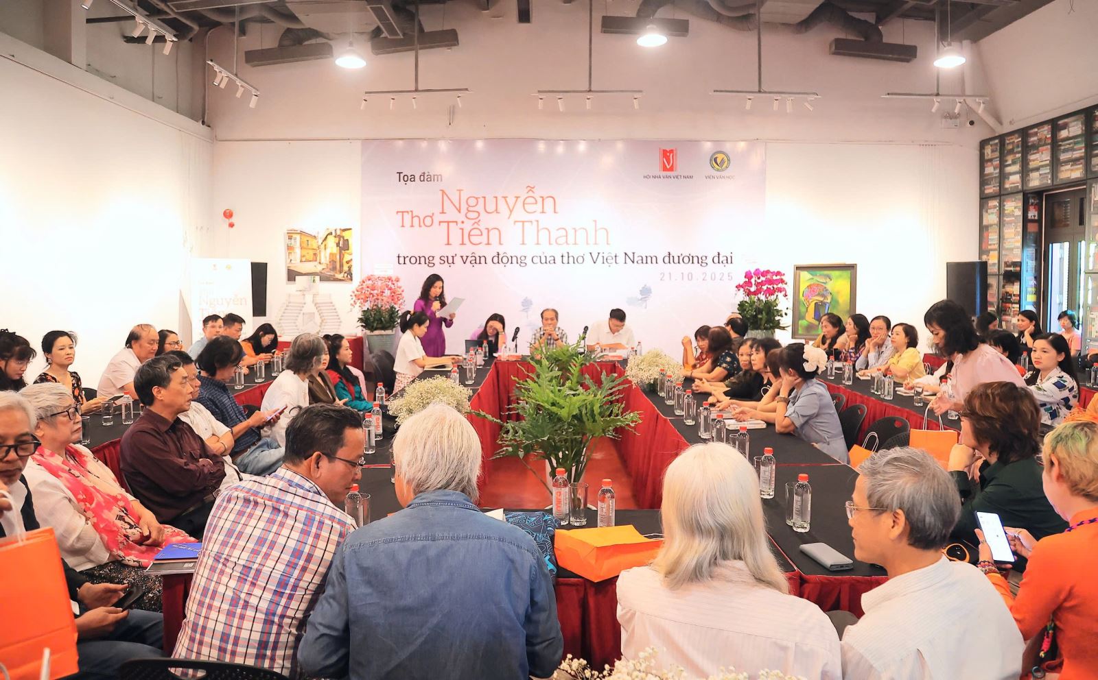 Tọa đàm “Thơ Nguyễn Tiến Thanh trong dòng chảy thơ ca Việt Nam đương đại”