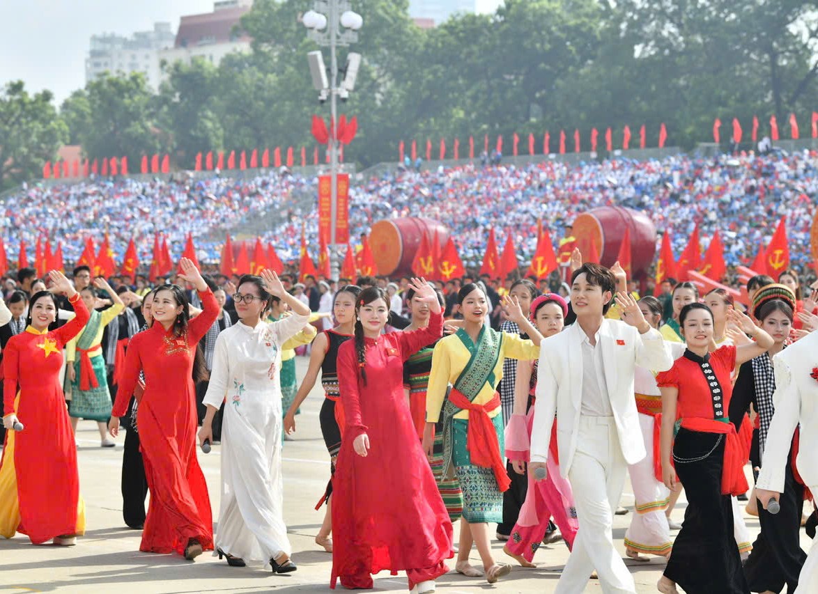 Dự thảo Văn kiện Đại hội XIV của Đảng: Văn hóa - trung tâm của tiến trình đổi mới mô hình tăng trưởng, xây dựng con người và phát triển xã hội