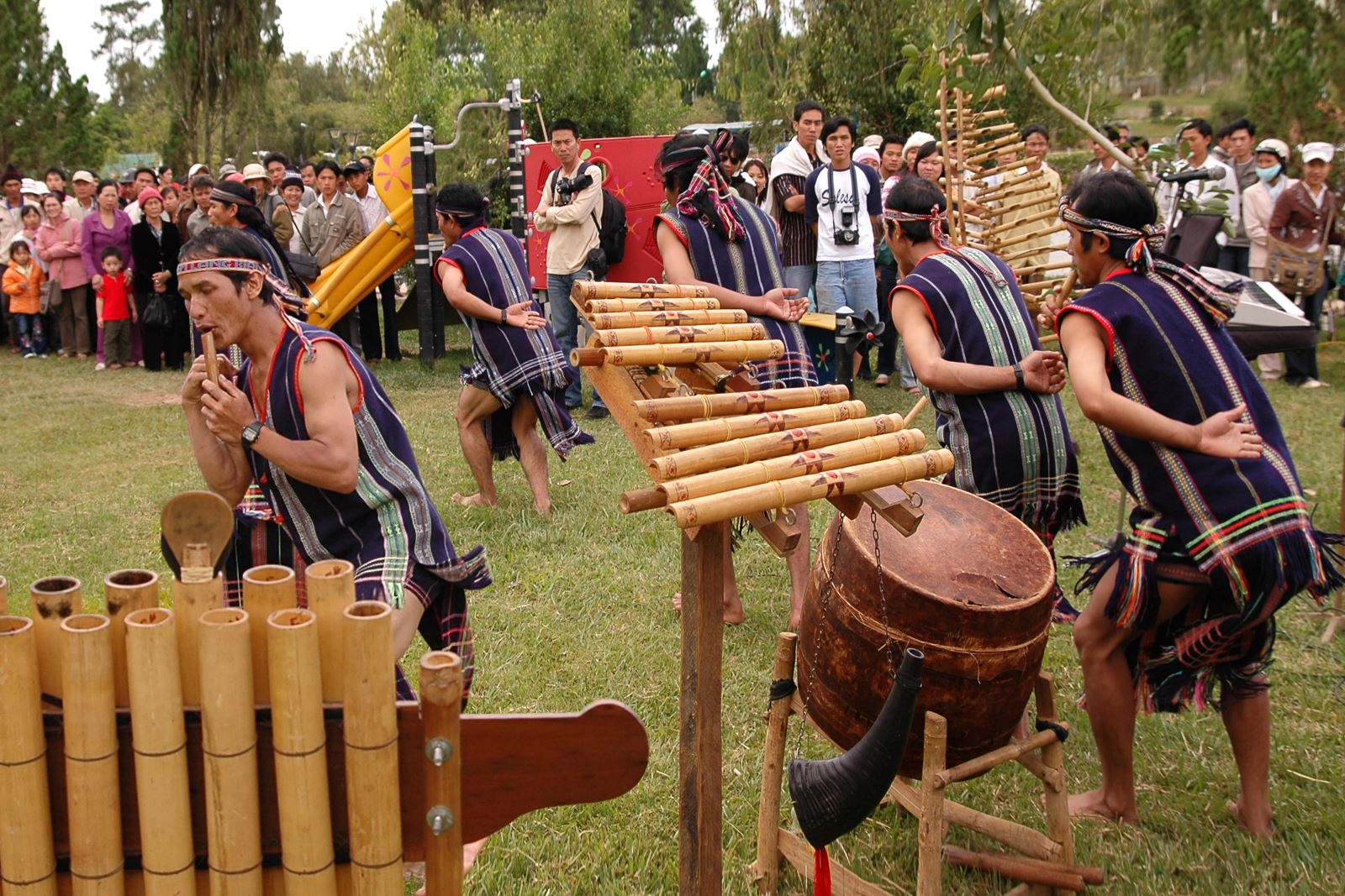 Những vấn đề quan trọng về xây dựng và phát triển văn hóa, con người Việt Nam trong Dự thảo Văn kiện Đại hội lần thứ XIV của Đảng