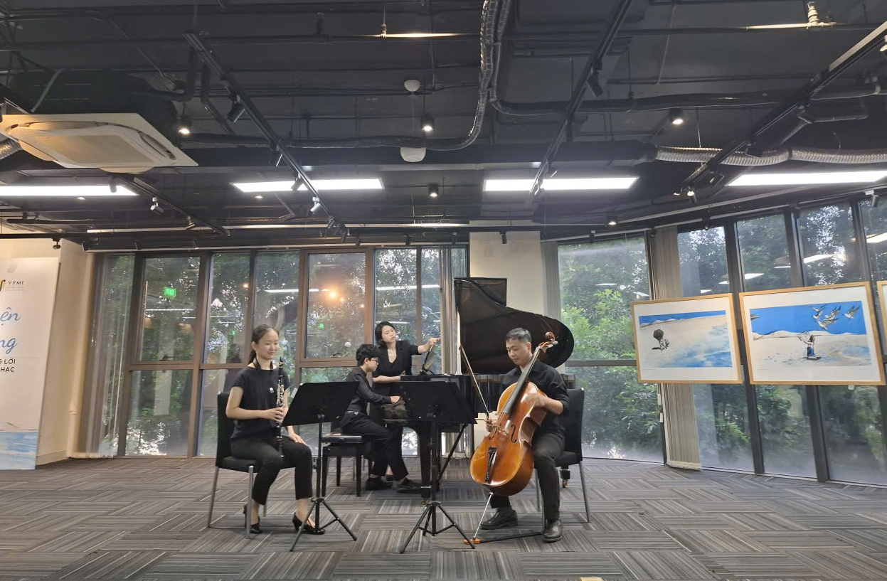 Chương trình trò chuyện nghệ thuật “Những câu chuyện bên kia khoảng lặng”