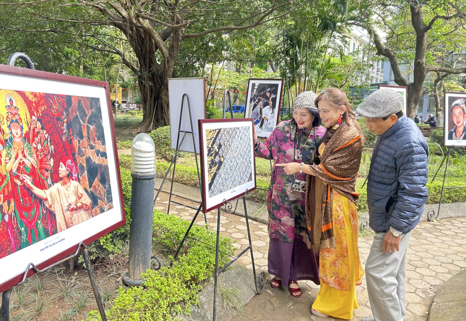 Hà Nội: Triển lãm ảnh “Phụ nữ với cuộc sống”