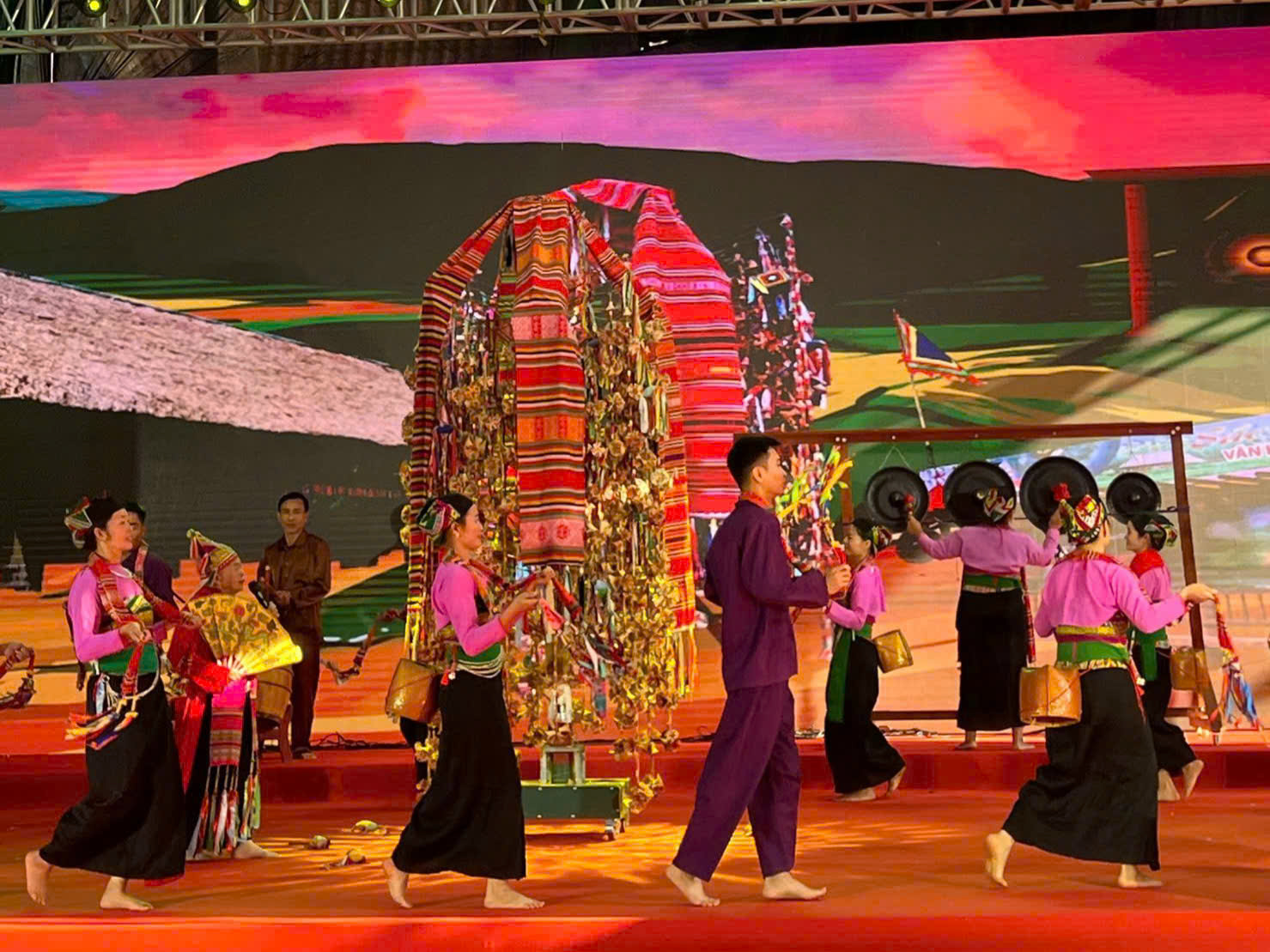 Độc đáo Lễ hội “Pôồn Pôông” của đồng bào dân tộc Mường tỉnh Thanh Hóa