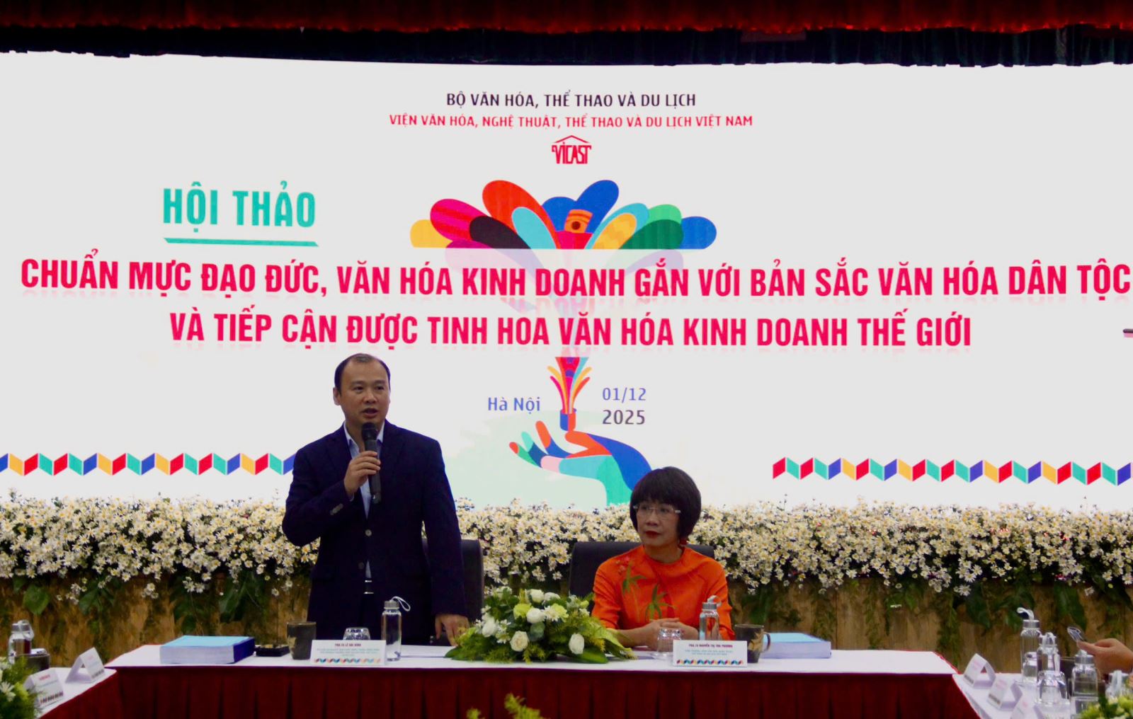 Hội thảo “Chuẩn mực đạo đức, văn hóa kinh doanh gắn với bản sắc văn hóa dân tộc và tiếp cận được tinh hoa văn hóa kinh doanh thế giới”