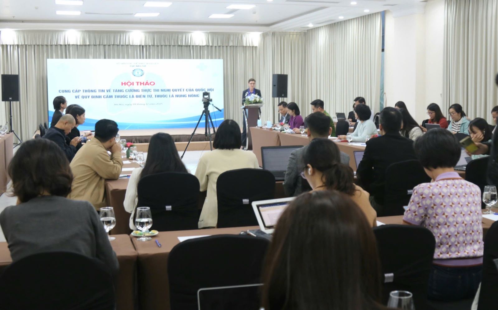 Thuốc lá điện tử, thuốc lá nung nóng: Gây ngộ độc, tăng nguy cơ nghiện và đe dọa sức khỏe cộng đồng