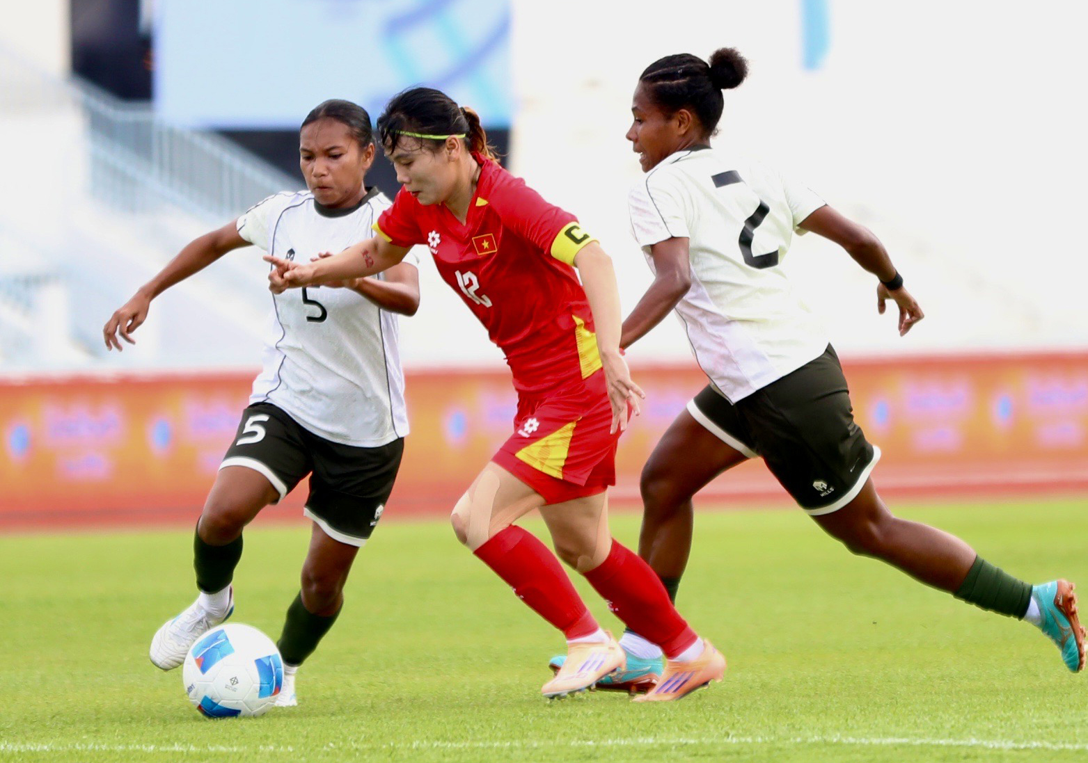SEA Games 33: Thắng đậm Indonesia 5-0, Đội tuyển bóng đá nữ Việt Nam giành quyền vào chơi trận chung kết