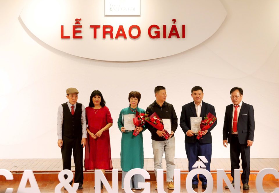 Trao giải cuộc thi “Thơ ca và nguồn cội”