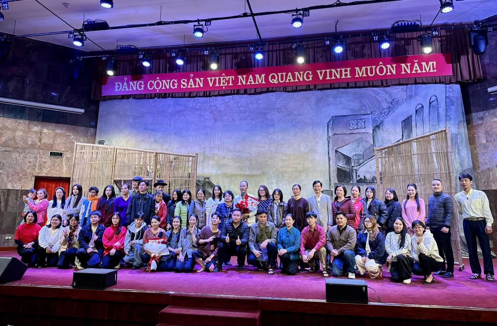 “Bác Hồ - Một tình yêu bao la”: Sân khấu kịch nói lan toả giá trị tư tưởng Hồ Chí Minh